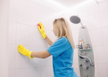 Как правильно чистить душ и ванну